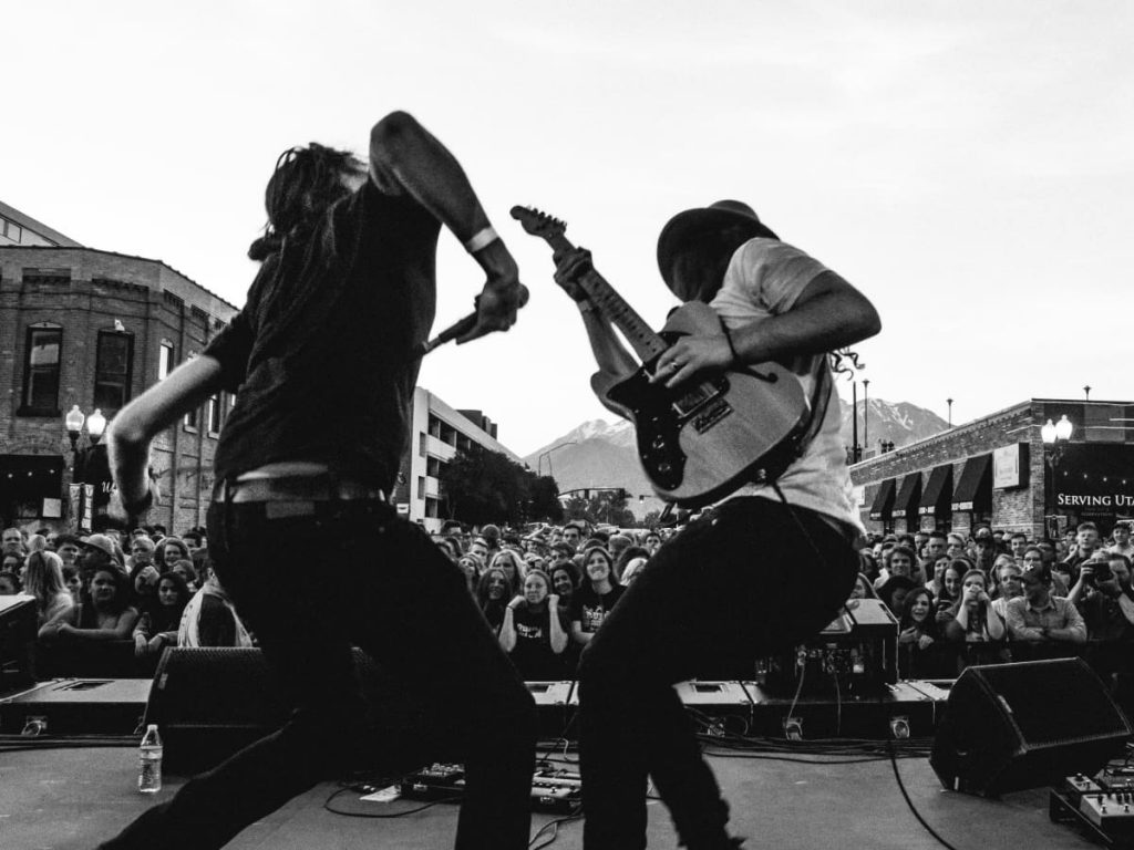 آشنایی با موسیقی آلترناتیو راک