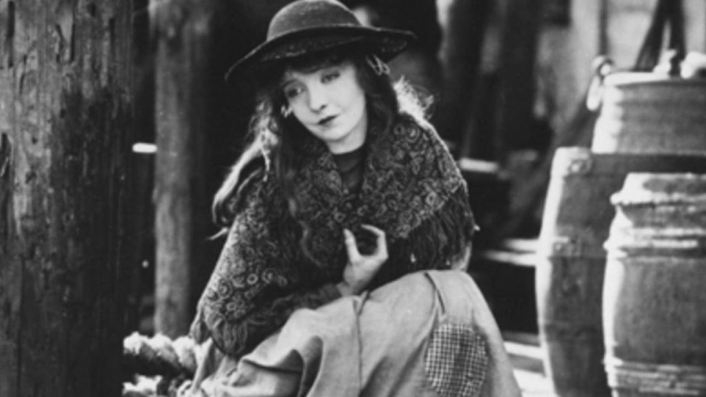 نقد فیلم شکوفههای پژمرده 4 فیلم شکوفههای پژمرده