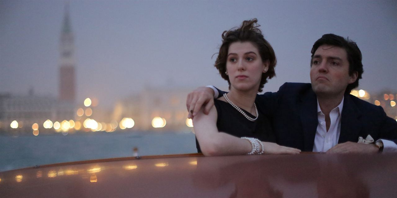 نقد فیلم || The Souvenir | فیلم سوغات 2021 | خودویرانگریِ یک هنرمند 1 فیلم سوغات