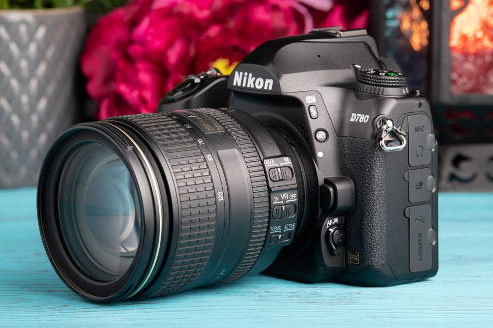 دوربین Nikon D780