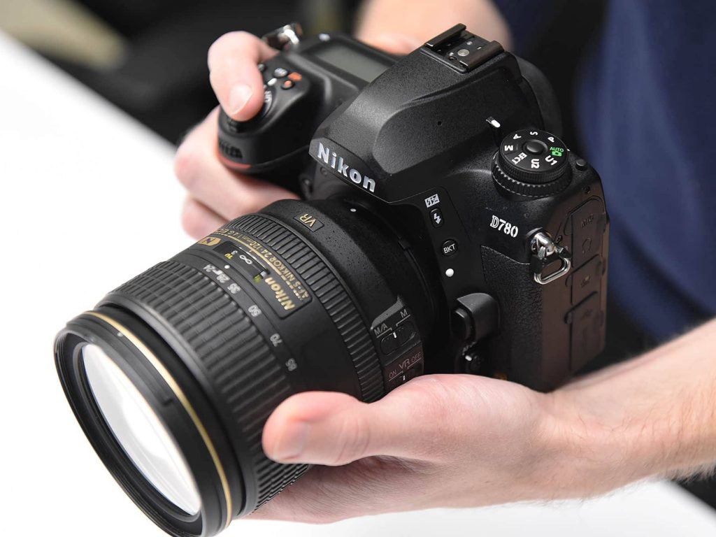 دوربین Nikon D780