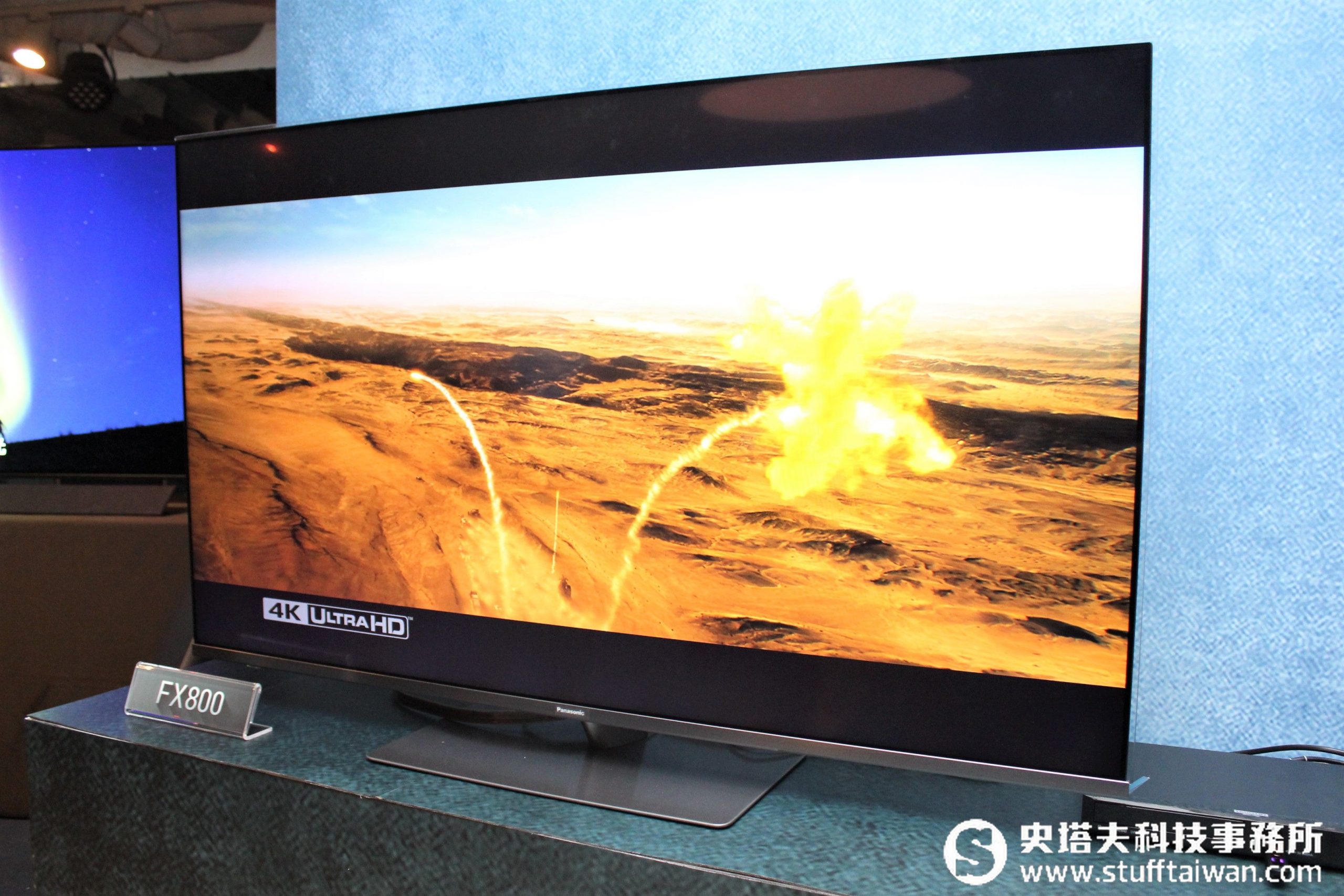 تلویزیون پاناسونیک JZ1000 4K OLED