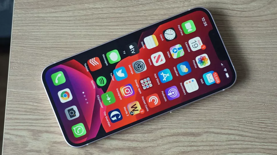 گوشی iPhone 13