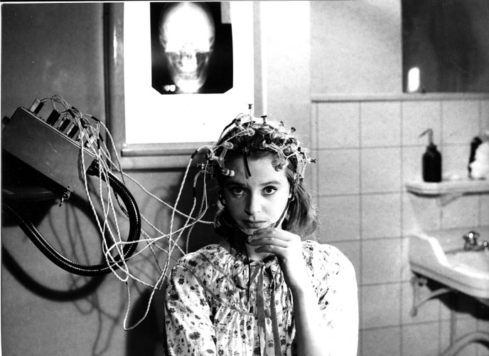 نقد فیلم چشمان بدون چهره | Eyes Without a Face 2 فیلم چشمان بدون چهره