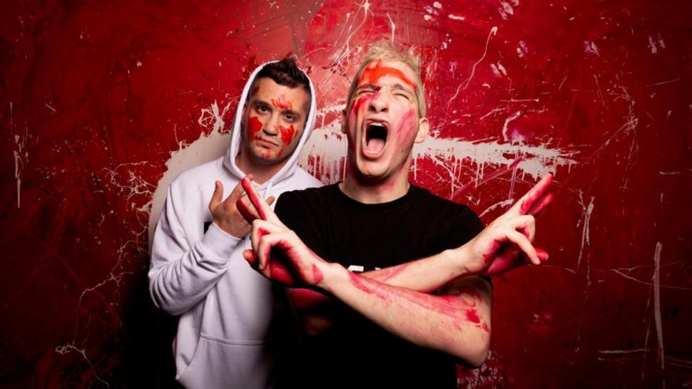 فیلم با من حرف بزن