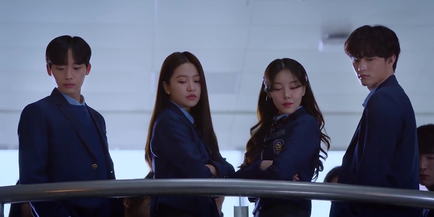 عوضی و پولدار (Bitch X Rich)