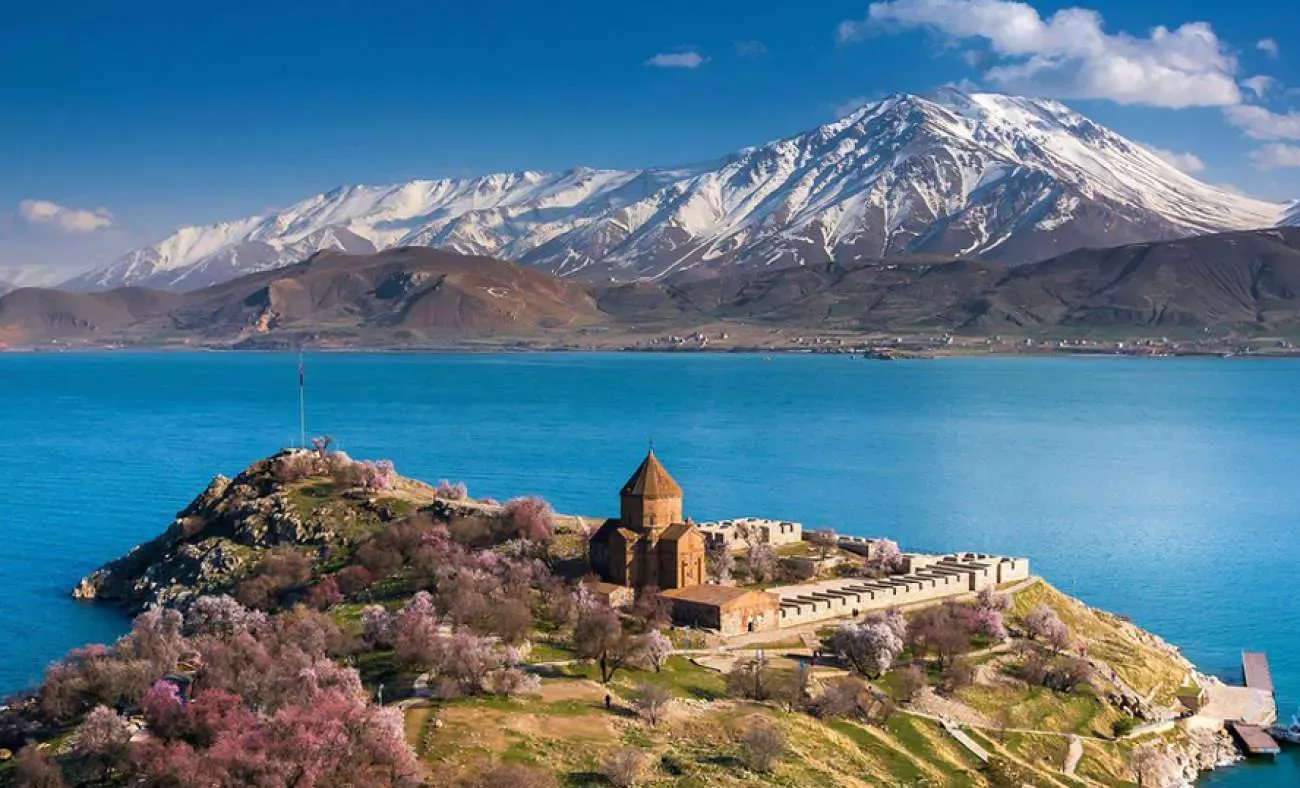 راهنمای سفر زمینی به شهر وان ترکیه