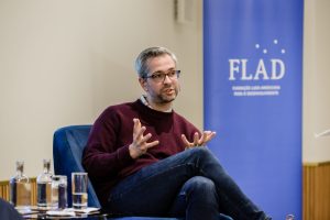 معرفی کتاب تزار عشق و تکنو | آنتونی مارا 3 آنتونی مارا