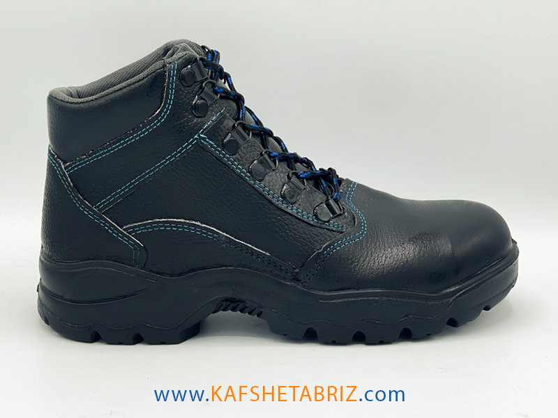 اهمیت استفاده از کفشهای ایمنی کارگری 1 9265dec5 2742 468f aaf3 ad96d59b0074