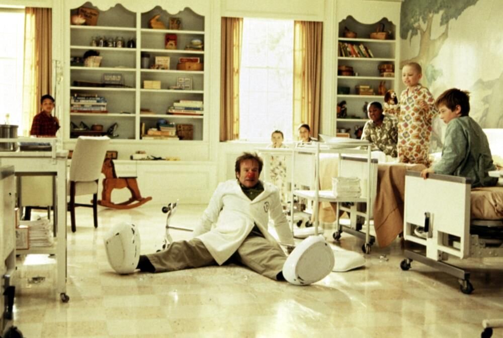 فیلم پچ آدامز: خندهای که درمان میکند | 1998 Patch Adams 4 فیلم پچ آدامز