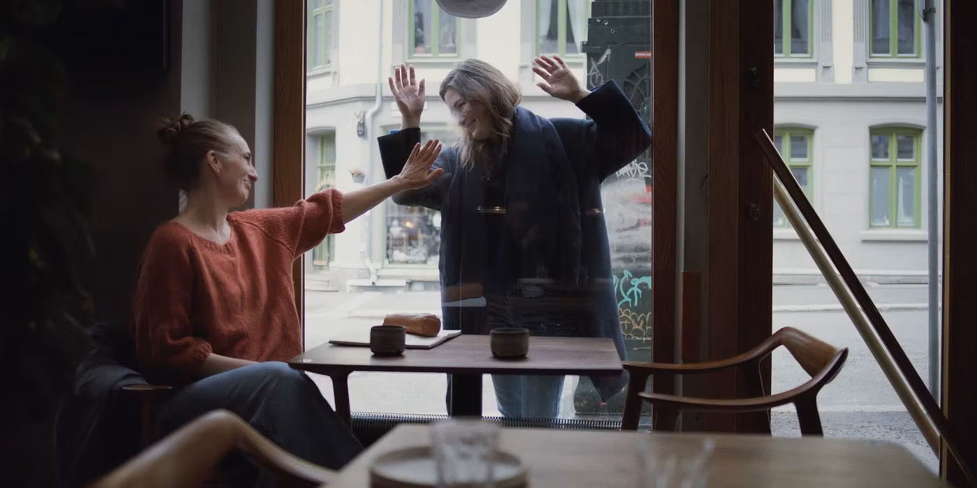 نقد فیلم دوستداشتنی | Lovable 2024 3 فیلم دوستداشتنی