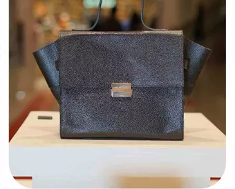 خرید کیف چرم زنانه – ترکیب اصالت، کیفیت و تاریخچهای ارزشمند 3 کیف زنانه چرم