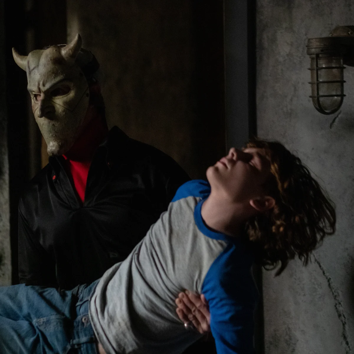 نقد و بررسی فیلم تلفن سیاه | The Black Phone 2022 3 فیلم تلفن سیاه