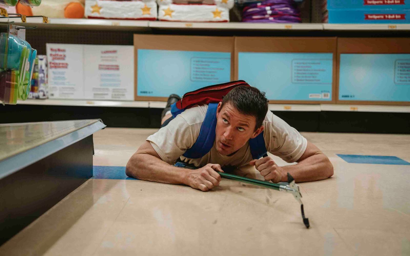 نقد و بررسی فیلم مرد پشتبامی | Roofman 2025 3 فیلم مرد پشتبامی