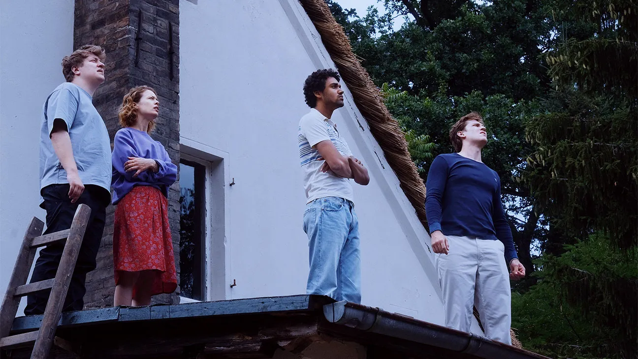 نقد و بررسی فیلم شعلهور | Afire 2023 3 فیلم شعلهور