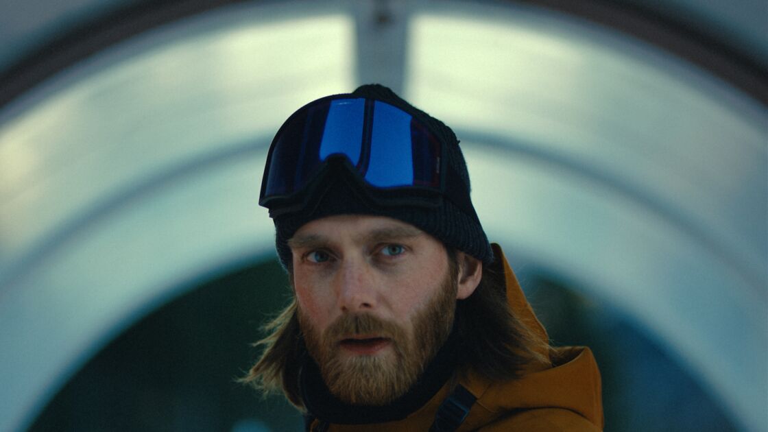 معرفی نقد و بررسی فیلم آلفا | Alpha 2025 2 فیلم آلفا