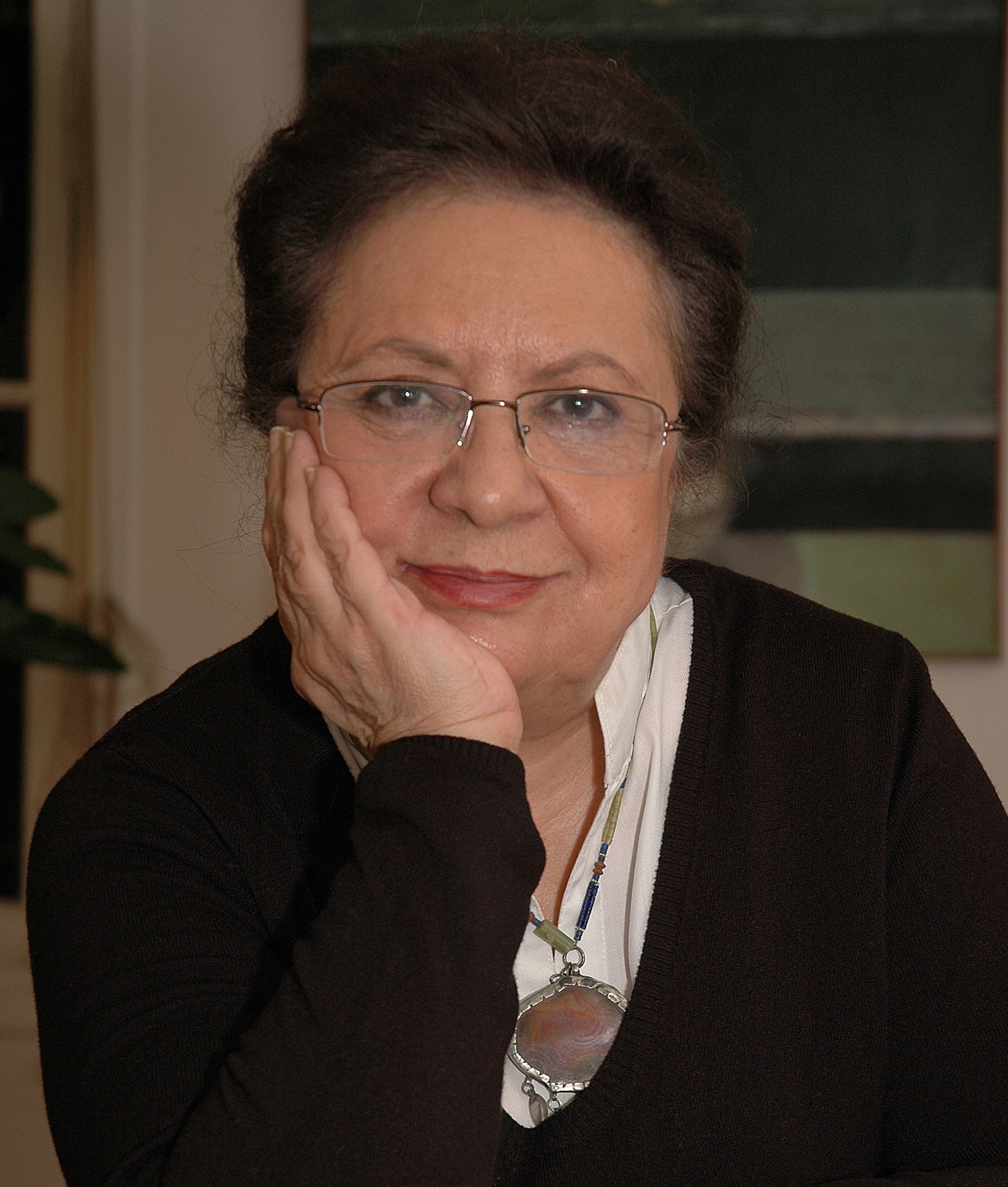 بیوگرافی گلی ترقی بانوی داستاننویس که خاطرات ایران رو با کلمات زنده میکنه 3 گلی ترقی