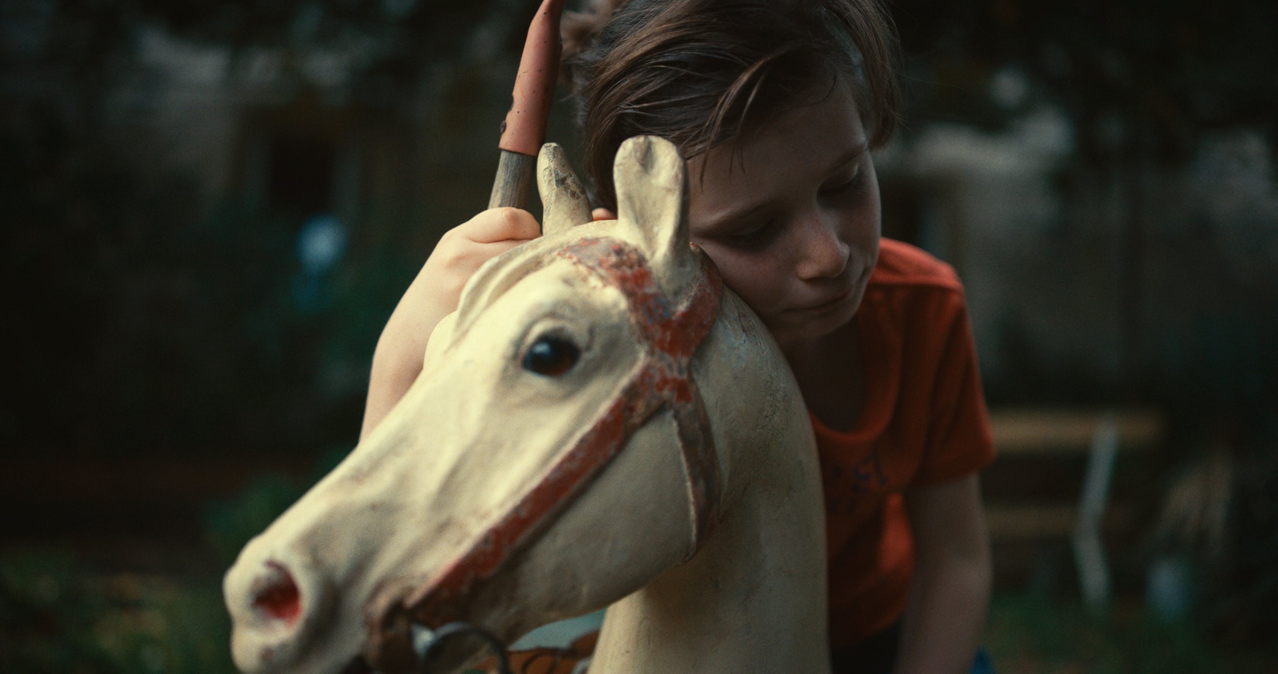 نقد فیلم مرا محکم در آغوش بگیر | Hold Me Tight 2021 2 فیلم مرا محکم در آغوش بگیر