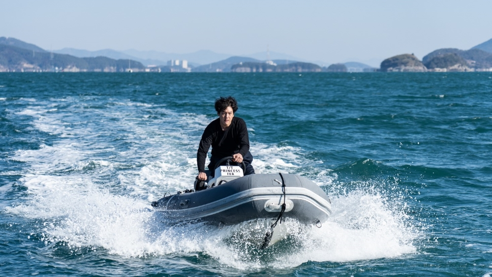 نقد و بررسی فیلم تعقیب ناامیدانه | The Desperate Chase 2024 3 فیلم تعقیب ناامیدانه