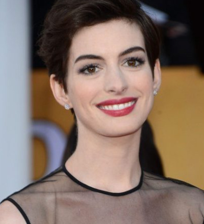 بیوگرافی آن هاتاوی؛ ستارهای که ظرافت، سبک زندگی و انتخاب هایش همه را مجذوب کرد 3 بیو گرافی آن هاتاوی