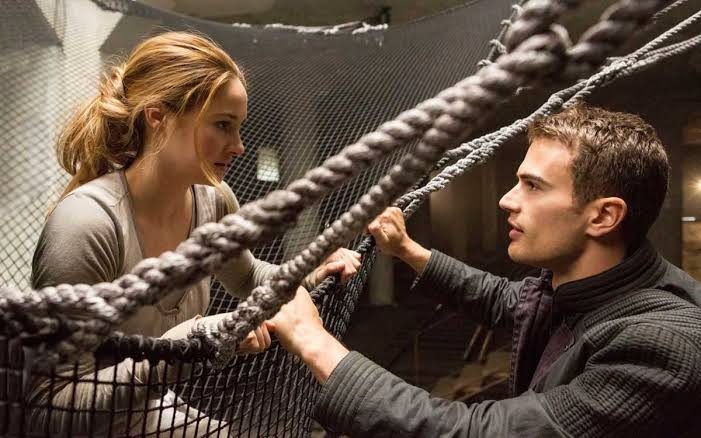 معرفی و نقد فیلم سنتشکن - Divergent 2014 1 فیلم سنتشکن